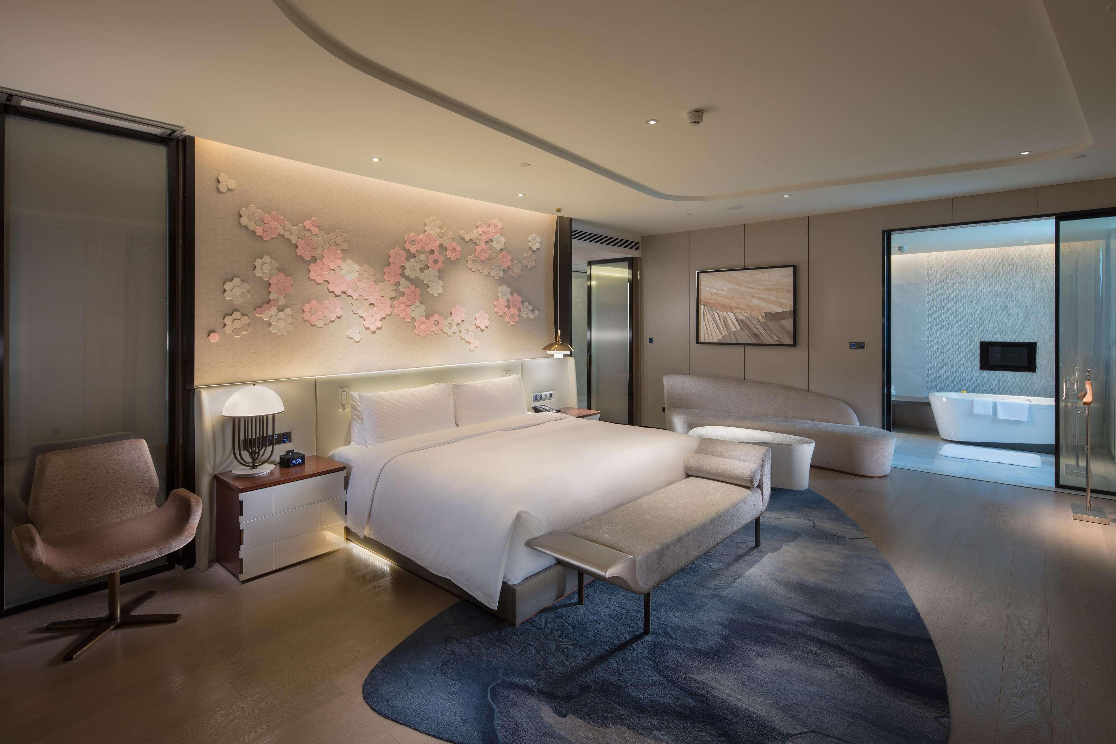 Hilton Quanzhou Riverside Exteriör bild