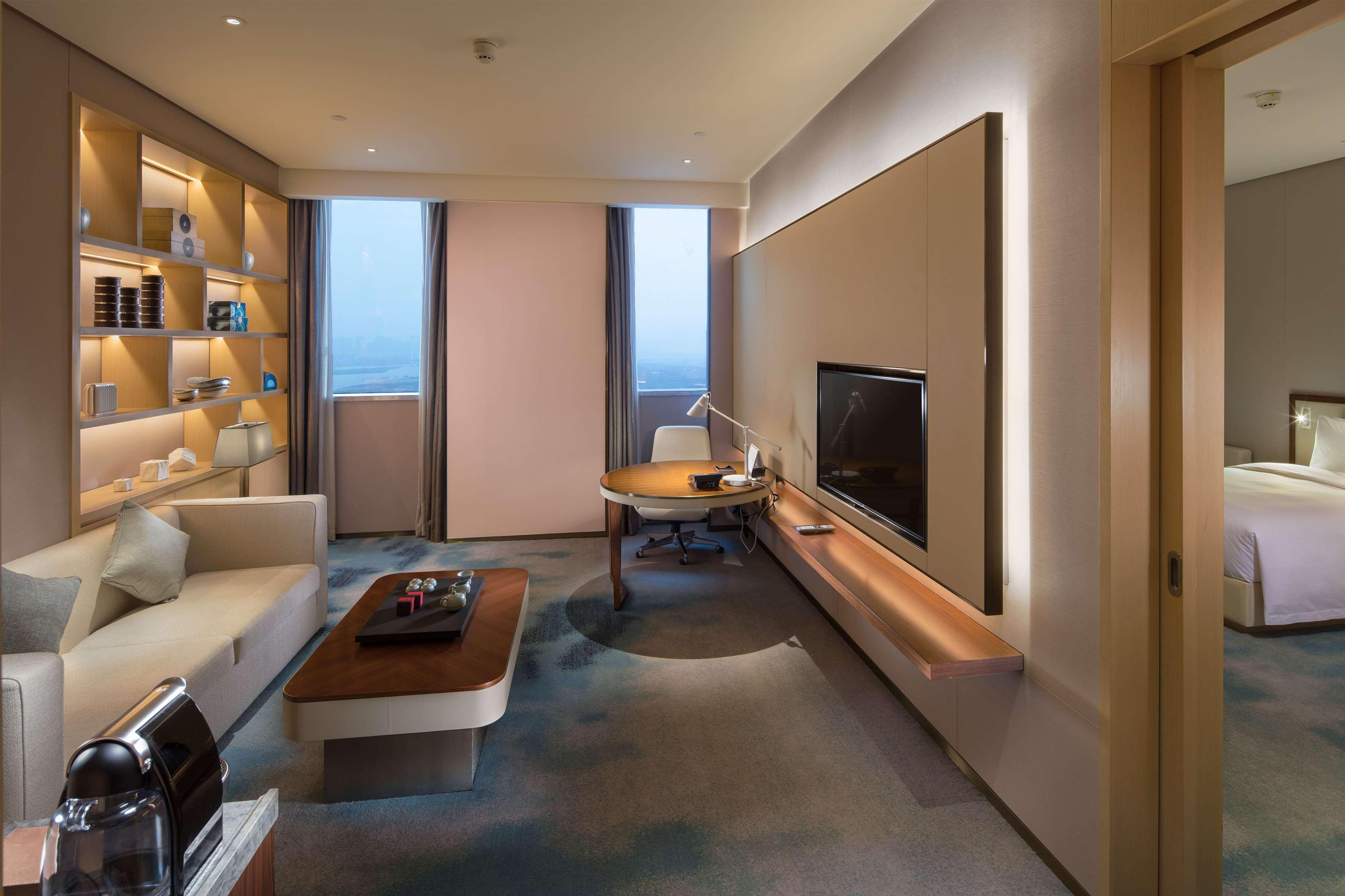 Hilton Quanzhou Riverside Exteriör bild