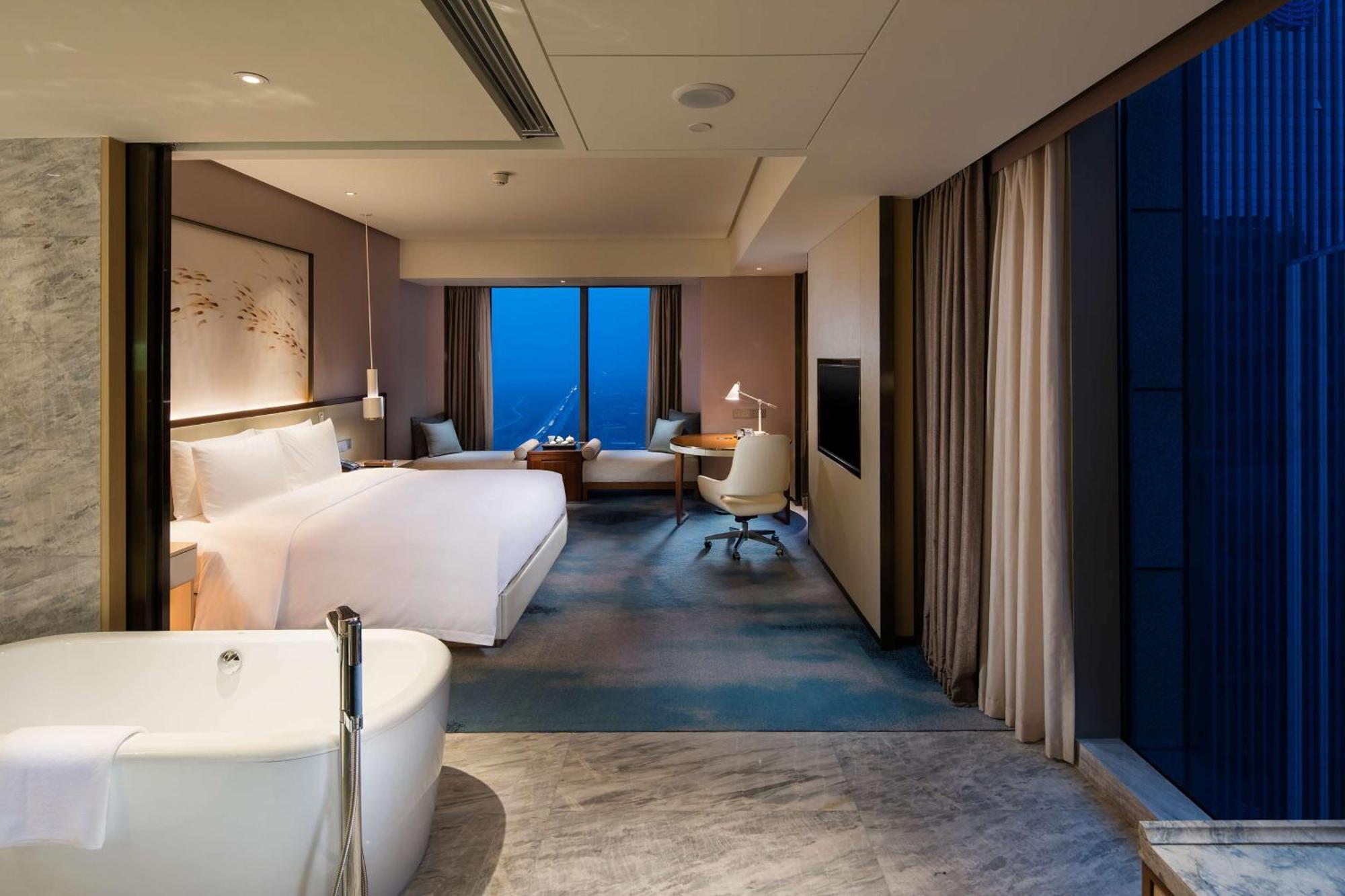 Hilton Quanzhou Riverside Exteriör bild