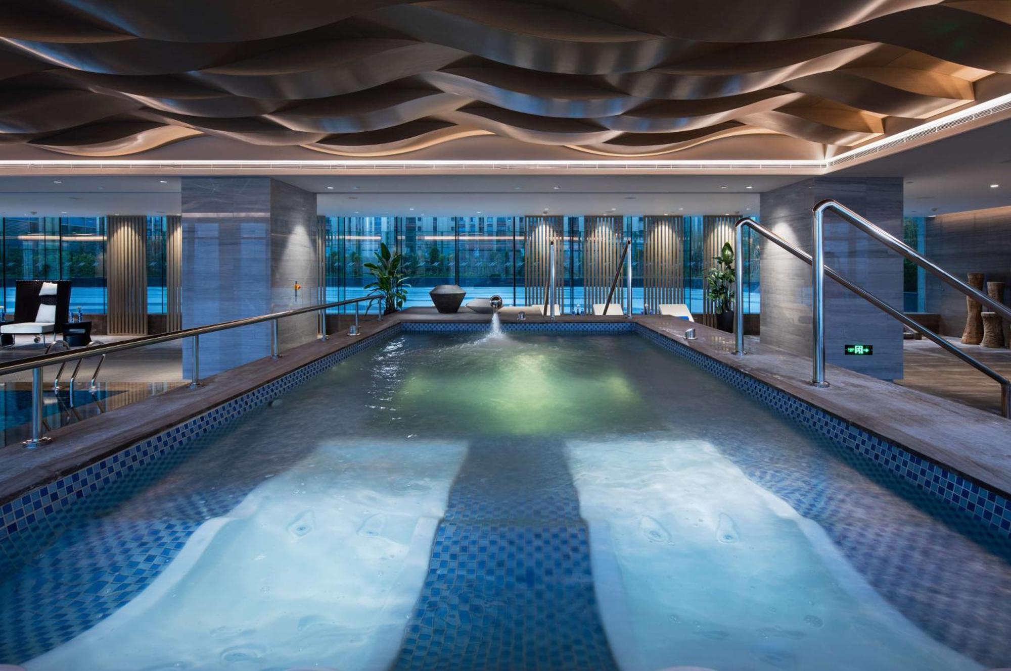 Hilton Quanzhou Riverside Exteriör bild