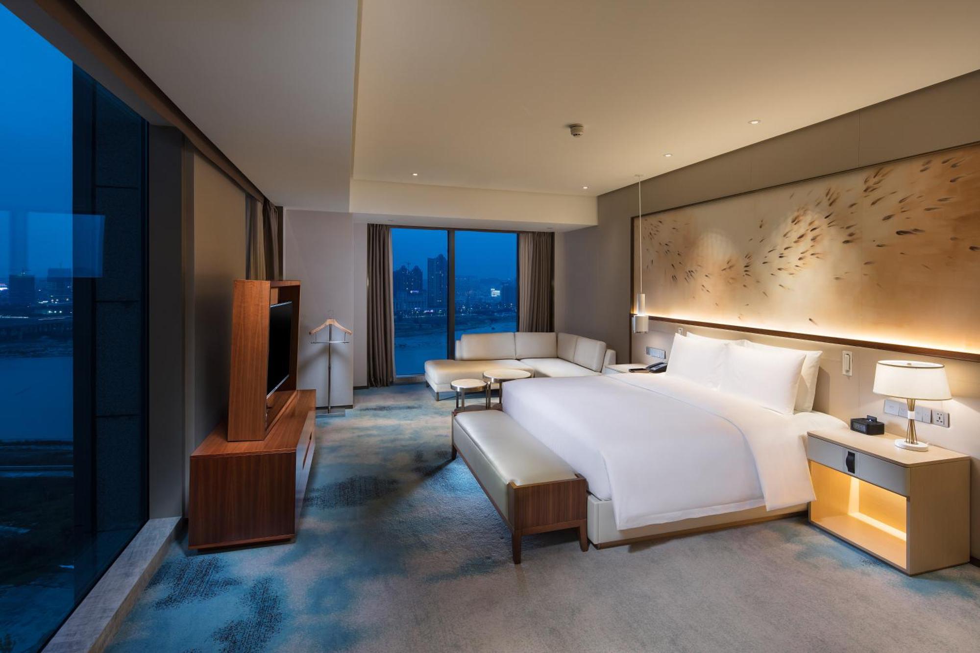 Hilton Quanzhou Riverside Exteriör bild